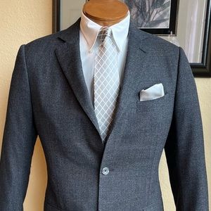 J. Hilburn Designed by KCE Gray Wool Blazer Size 38R